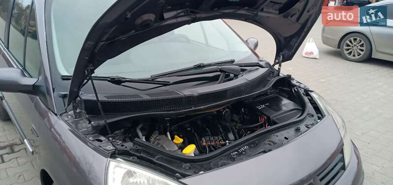 Минивэн Renault Scenic 2004 в Черновцах