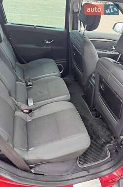 Минивэн Renault Scenic 2010 в 