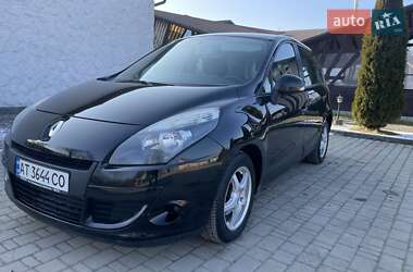 Минивэн Renault Scenic 2011 в Косове