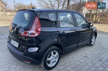 Минивэн Renault Scenic 2011 в Косове