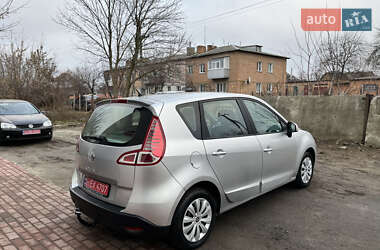 Минивэн Renault Scenic 2011 в Хороле