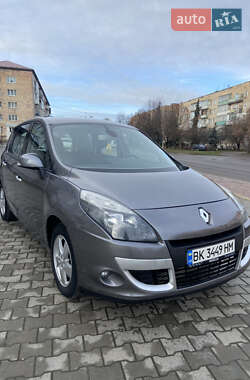 Минивэн Renault Scenic 2011 в Дубно