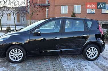 Минивэн Renault Scenic 2011 в 