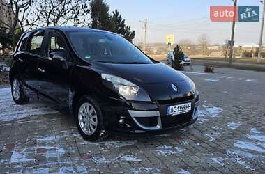 Минивэн Renault Scenic 2011 в 