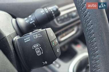 Минивэн Renault Scenic 2011 в 
