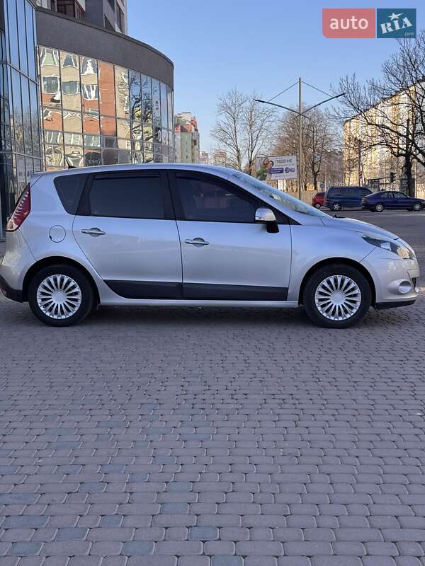 Минивэн Renault Scenic 2010 в Ивано-Франковске