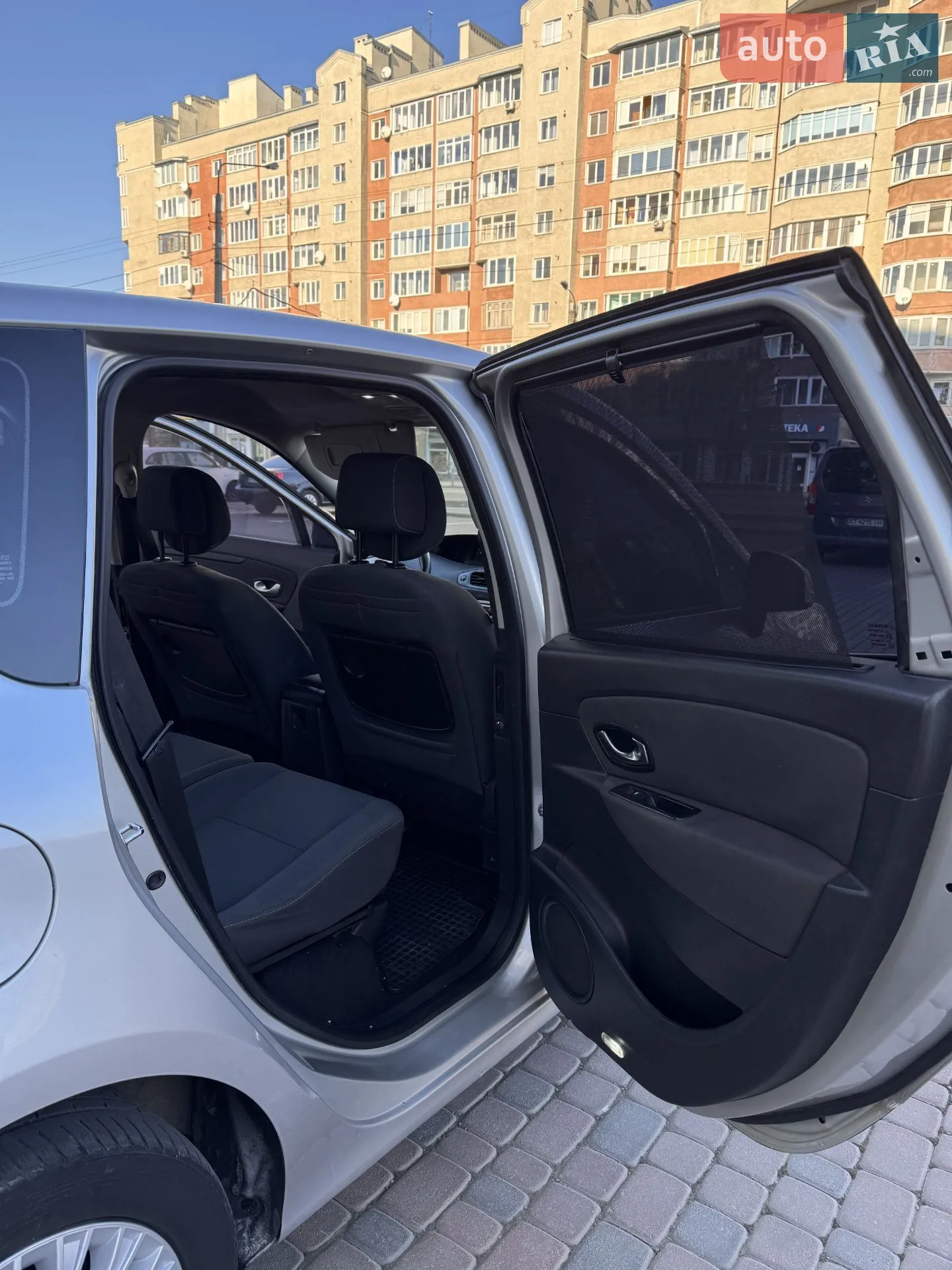 2010 Renault Scenic - мініатюра 17