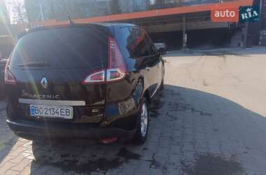 Минивэн Renault Scenic 2011 в 