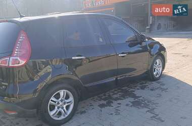 Минивэн Renault Scenic 2011 в 