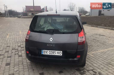 Минивэн Renault Scenic 2004 в 