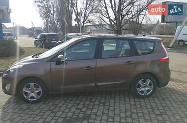 Минивэн Renault Scenic 2011 в 