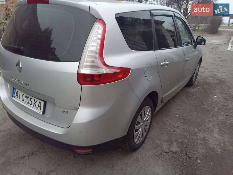 Минивэн Renault Scenic 2014 в Ракитном