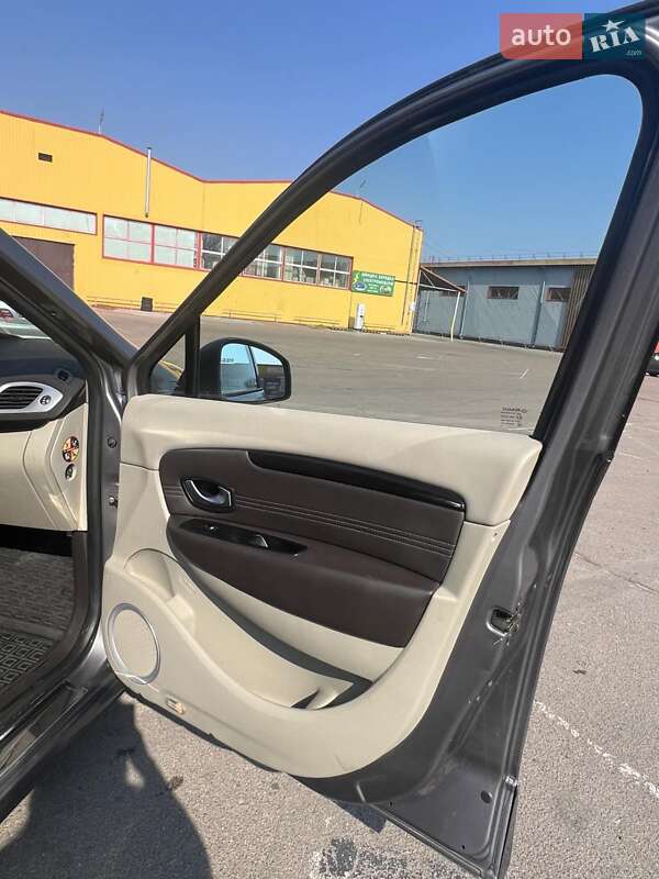 Минивэн Renault Scenic 2009 в Вишневом