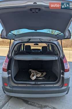 Минивэн Renault Scenic 2005 в 