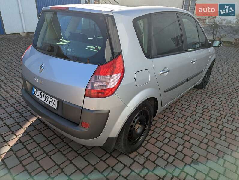 Мінівен Renault Scenic 2005 в Стрию