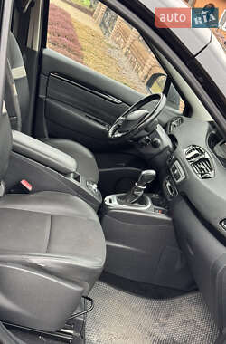 Мінівен Renault Scenic 2015 в 