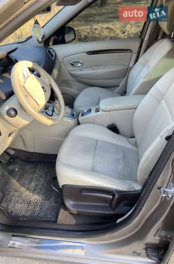 Минивэн Renault Scenic 2010 в 
