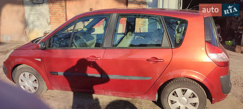 Мінівен Renault Scenic 2004 в Моршині