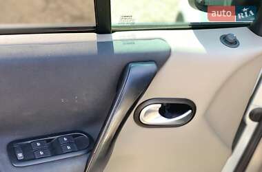 Минивэн Renault Scenic 2003 в 