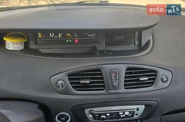 Минивэн Renault Scenic 2012 в 