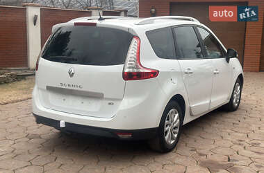 Минивэн Renault Scenic 2015 в 