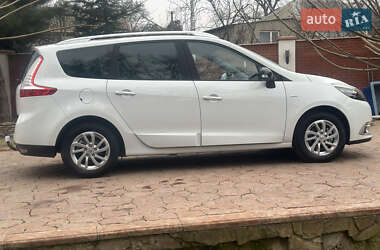 Минивэн Renault Scenic 2015 в 