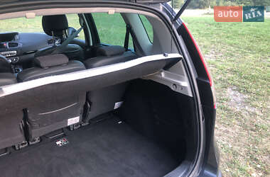 Минивэн Renault Scenic 2011 в 