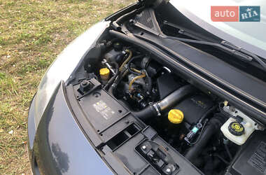 Минивэн Renault Scenic 2011 в 