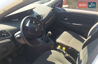 Минивэн Renault Scenic 2013 в 