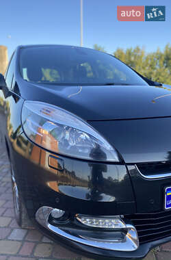 Минивэн Renault Scenic 2012 в 