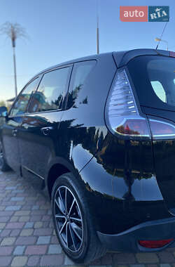 Минивэн Renault Scenic 2012 в 