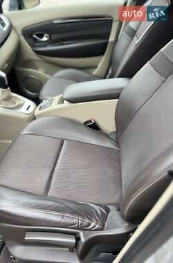 Минивэн Renault Scenic 2010 в 