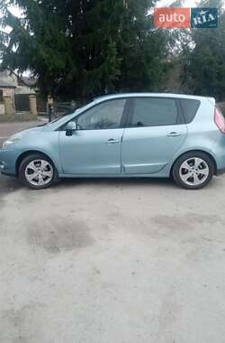Минивэн Renault Scenic 2010 в 