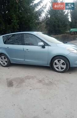 Минивэн Renault Scenic 2010 в 