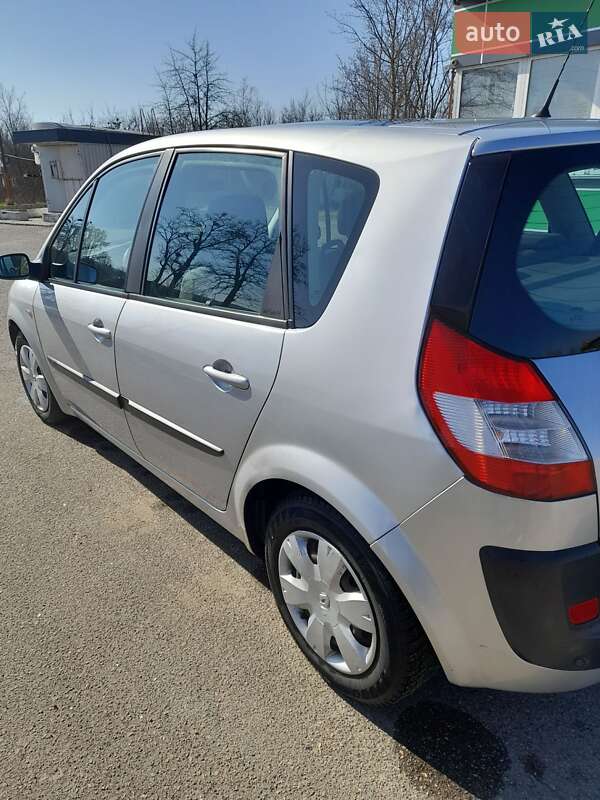 Мінівен Renault Scenic 2006 в Корсунь-Шевченківському