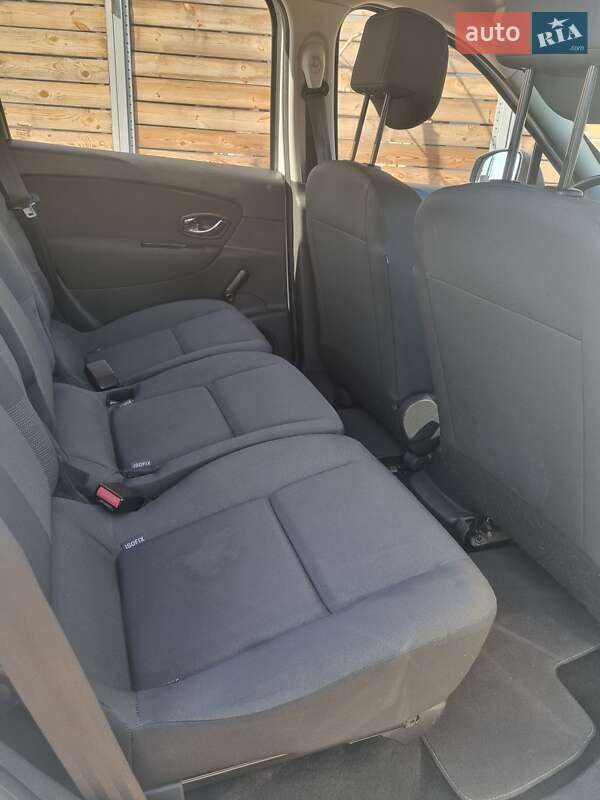 Мінівен Renault Scenic 2012 в Софіївській Борщагівці