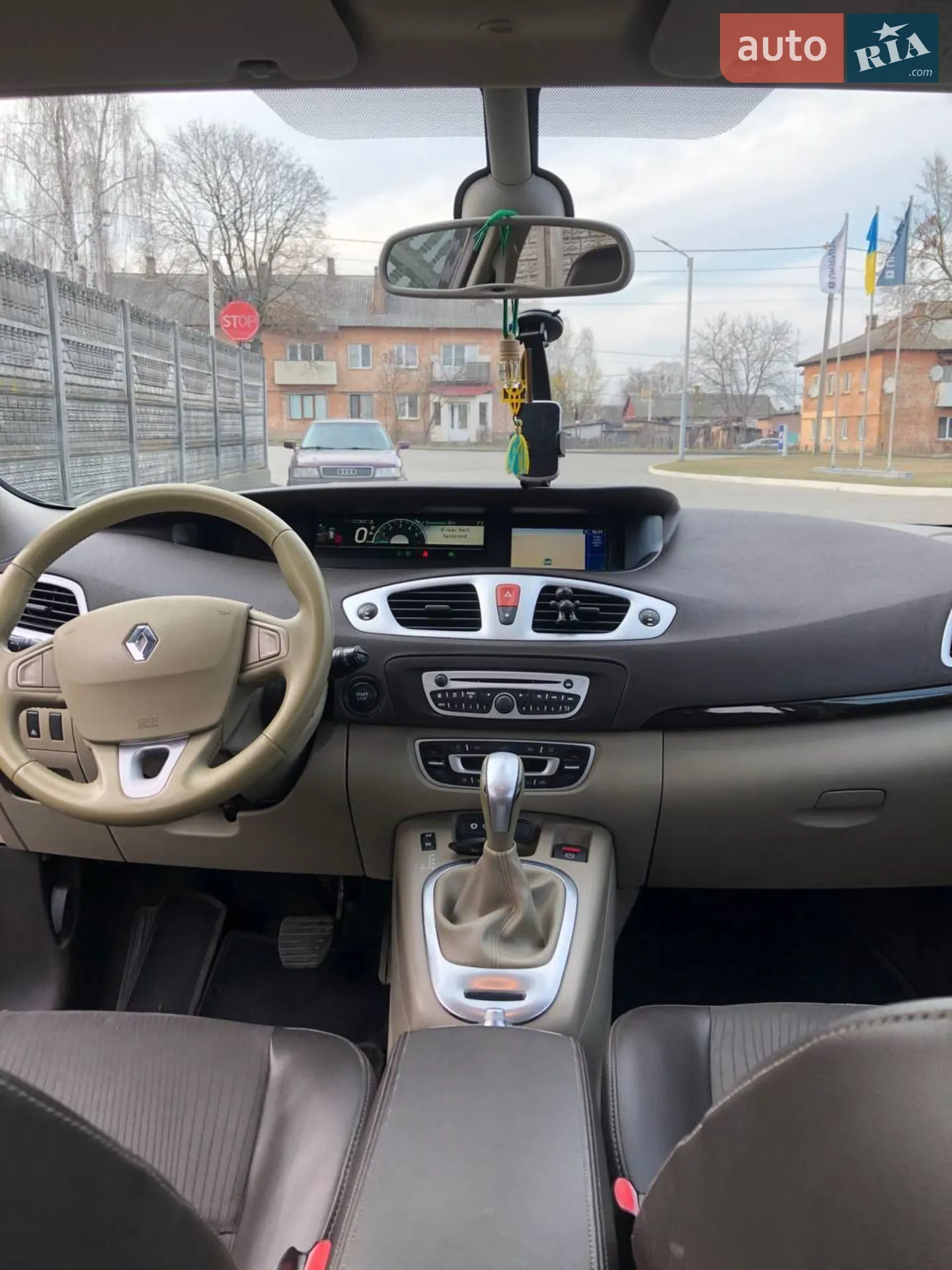 2010 Renault Scenic - мініатюра 12