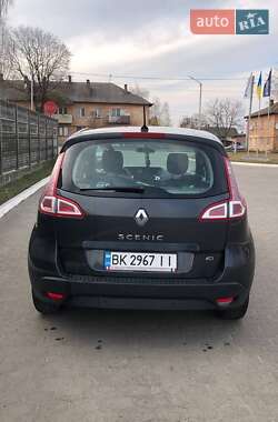Минивэн Renault Scenic 2010 в 