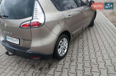 Минивэн Renault Scenic 2012 в 