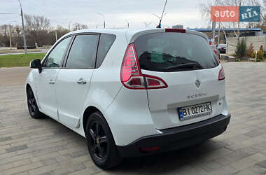 Минивэн Renault Scenic 2009 в 