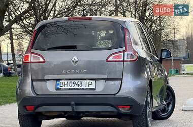 Минивэн Renault Scenic 2011 в 