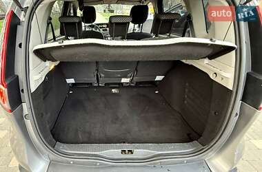 Минивэн Renault Scenic 2011 в 