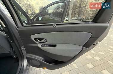 Минивэн Renault Scenic 2011 в 