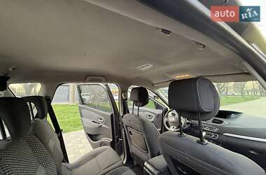 Минивэн Renault Scenic 2011 в 