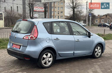 Минивэн Renault Scenic 2010 в 