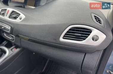 Минивэн Renault Scenic 2010 в 