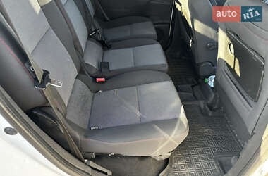 Минивэн Renault Scenic 2012 в 
