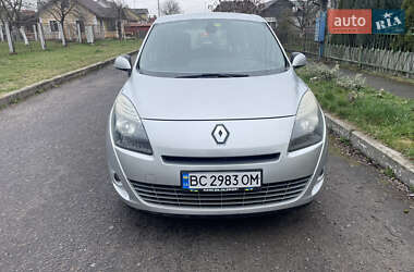Минивэн Renault Scenic 2011 в 