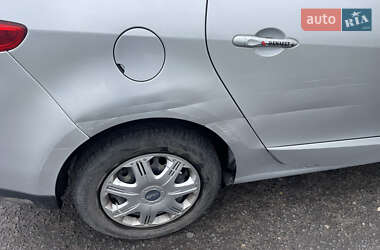 Минивэн Renault Scenic 2011 в 