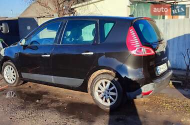 Минивэн Renault Scenic 2009 в 
